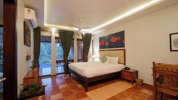 Exclusive Double Room, River View | Blackout drapes, iron/ironing board, free WiFi