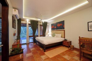 Rideaux occultants, fer et planche à repasser, Wi-Fi gratuit