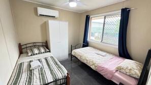 5 chambres, fer et planche à repasser, Wi-Fi, draps fournis