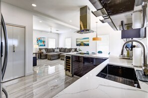 Interior - Keys Breeze: 3BR Ramrod Retreat w/ Pool, Dockage, Atlantic & Gulf Access, Parking & Dog-Friendly (Summerland Key)