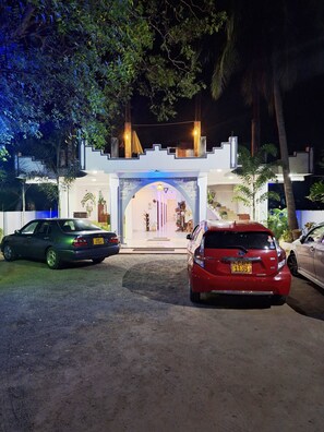 Halaman properti