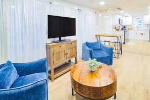 TV - One Block Walk to Beach - Get Your Toes in the Sand in Minutes!  Covered Deck, Garden Views & Fun (Folly Beach)