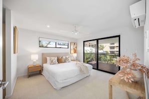 4 bedrooms, desk, iron/ironing board, WiFi - Coolum Beach Family Home with Ocean Views (Coolum Beach)