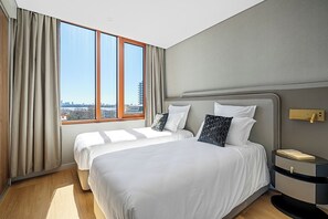 Iron/ironing board, free WiFi - Forbes Manaa Living (Applecross)