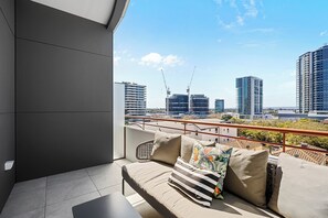 Premium Suite, 1 Bedroom, Kitchen, City View | Property grounds - Forbes Manaa Living (Applecross)