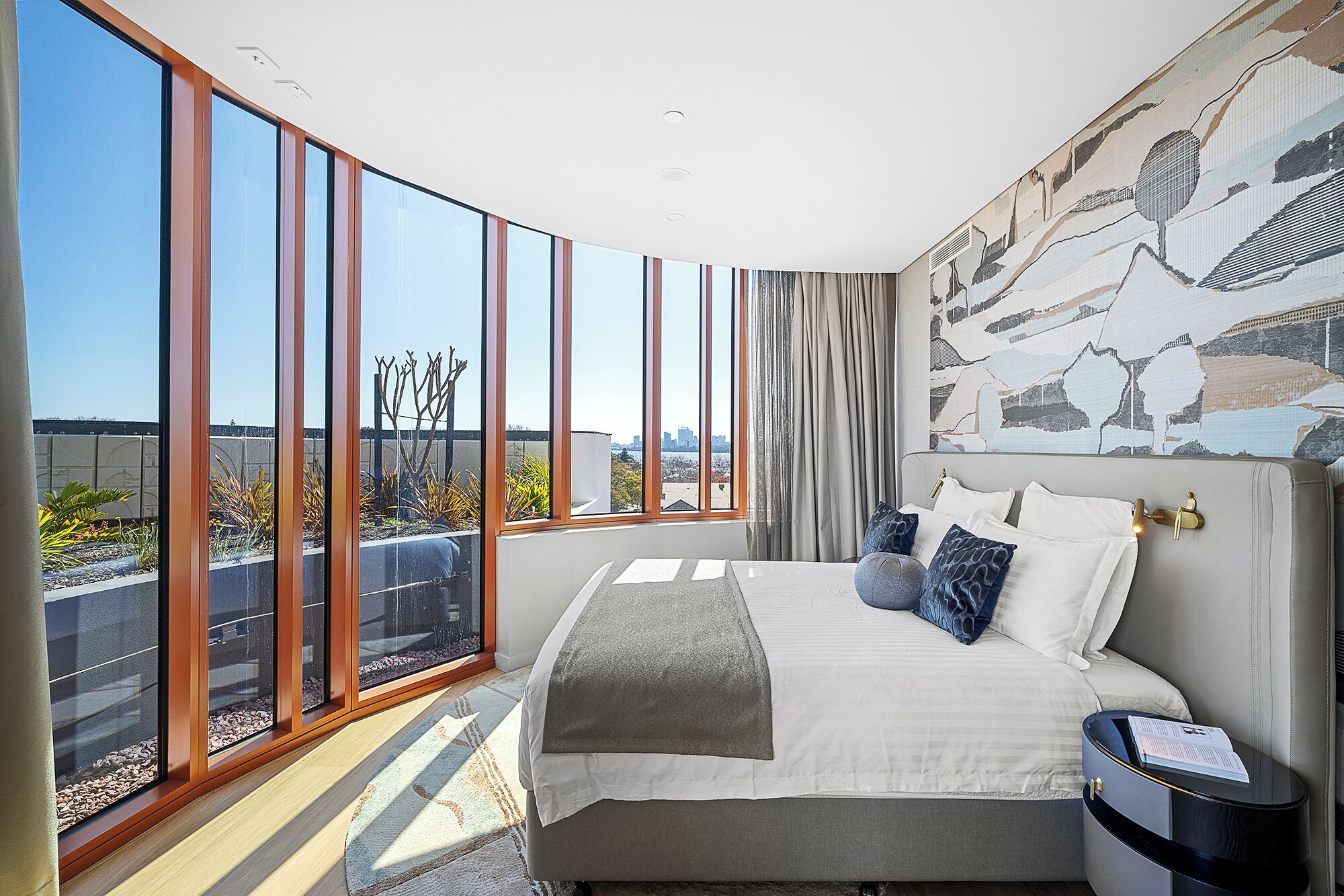 Een strijkplank/strijkijzer, gratis wifi