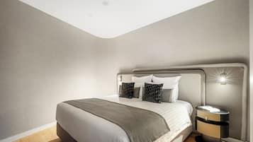 Premium suite, 2 slaapkamers, niet-roken, keuken | Een strijkplank/strijkijzer, gratis wifi