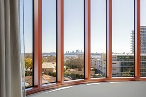 Panoramic Apartment, 2 Bedrooms, Kitchen, River View | Interior