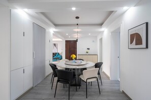 Dining - Tyms 3BR 2BA Apt near Xujiahui Metro  (Shanghai)