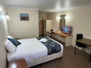 Standard Room, Courtyard View | Desk, free WiFi, wheelchair access
