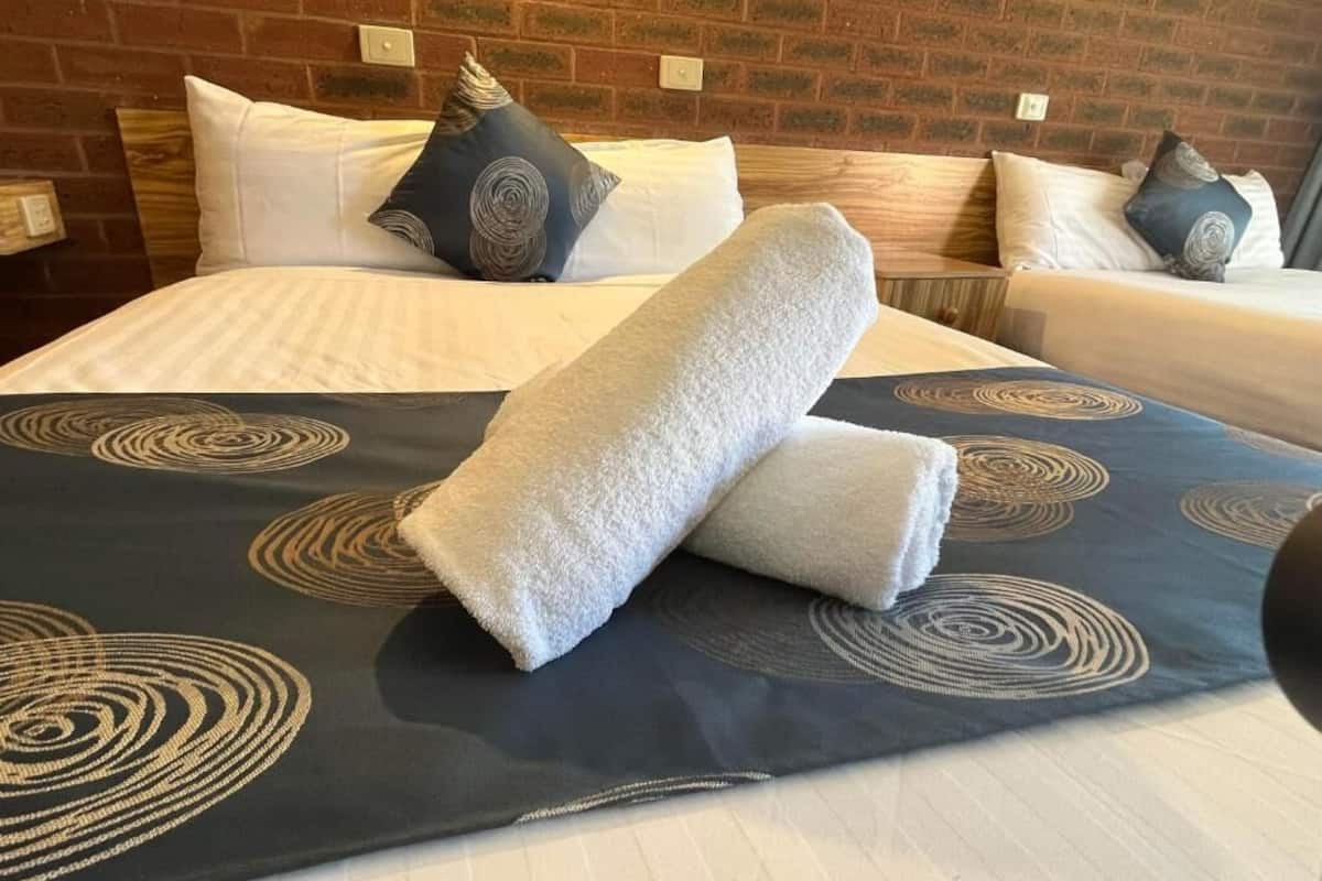 Standard Double or Twin Room, Courtyard View | Desk, free WiFi, wheelchair access