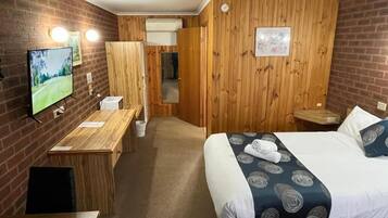 Standard Double Room, Courtyard View | Desk, free WiFi, wheelchair access