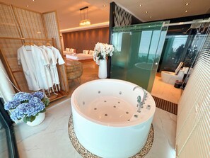 Familienzimmer | Eigener Whirlpool