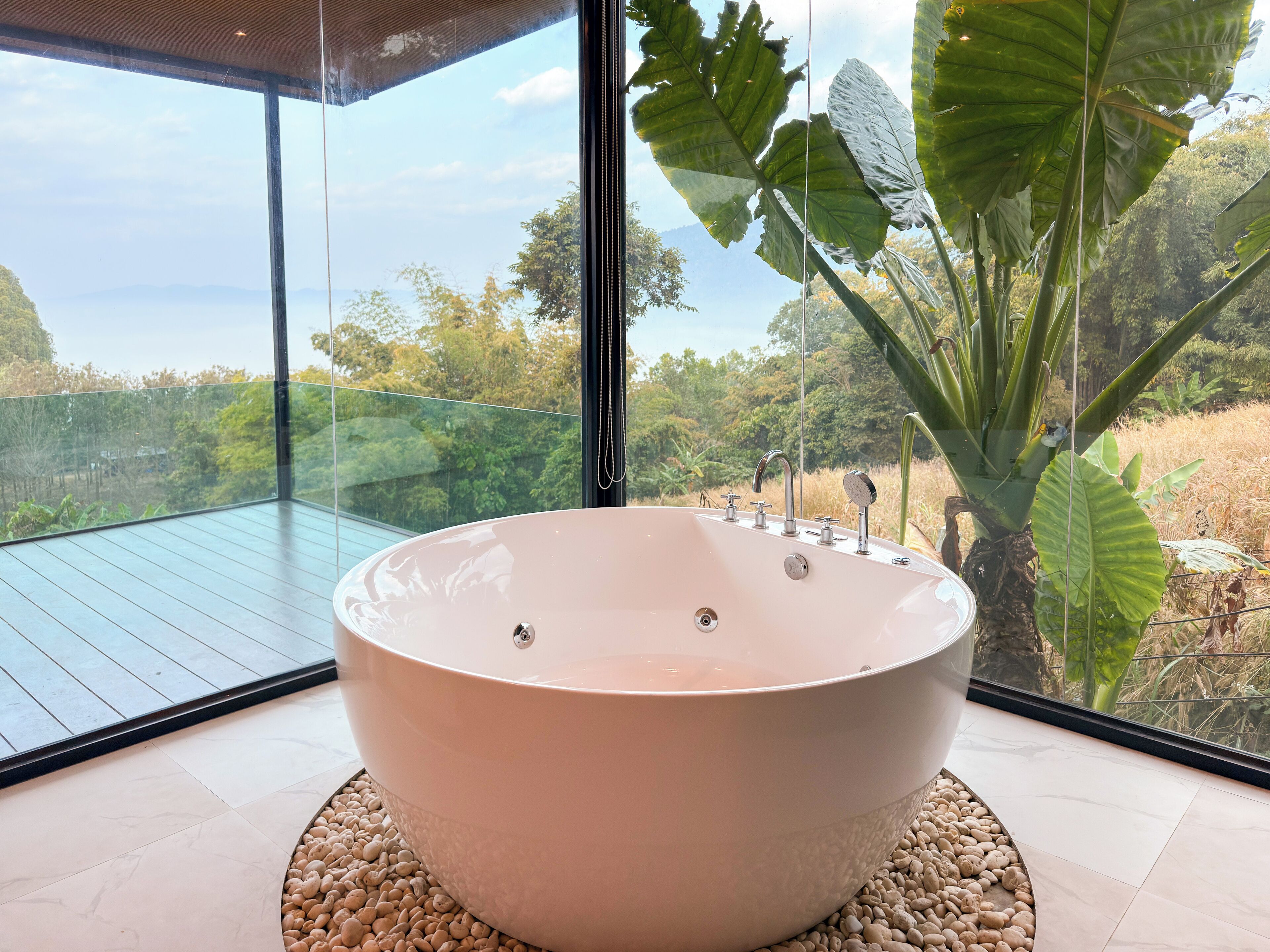 Private spa tub
