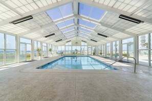 Pool - 4 Bedroom end unit| Gulf Front| Walk to restaurants and shops| Indoor and outdoor pools (Pensacola)