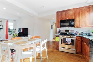 Micro-ondas, fogão, cooktop, lava-louças