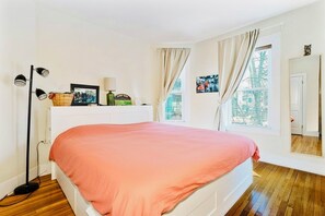 Ferros/tábuas de passar roupa, Wi-Fi, roupa de cama