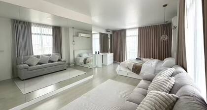 Minimal style Don Mueang house near the airport