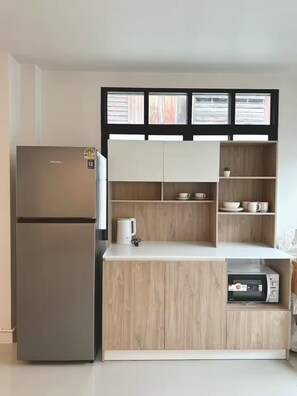 Private kitchen - Minimal style Don Mueang house near the airport (Krung Thep Maha Nakhon)