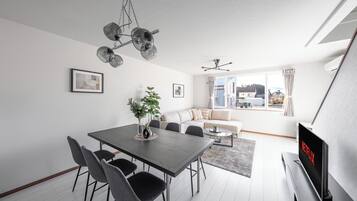 Apartment | Dining