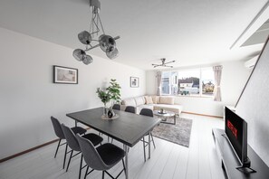 Apartment | Dining