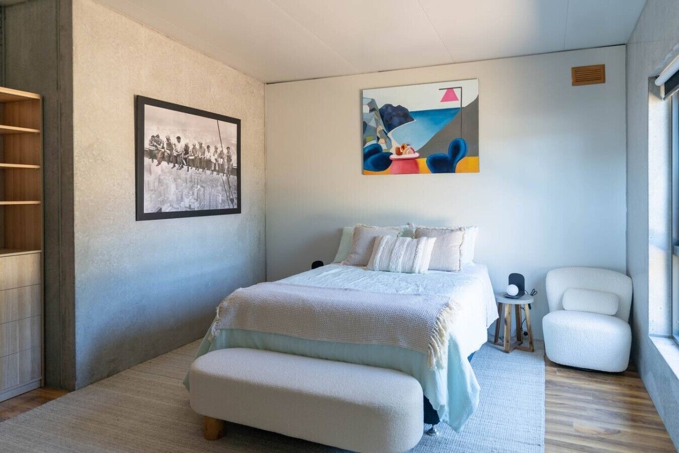 Desk, iron/ironing board, free WiFi, bed sheets