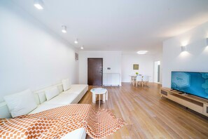 Living area - Tyms Tianshan 3BR 2BA near Suzhou Creek (Shanghai)