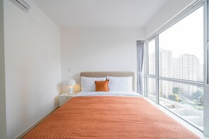 Superior Apartment, 3 Bedrooms, Balcony, City View | Desk, laptop workspace, free WiFi - Tyms Tianshan 3BR 2BA near Suzhou Creek (Shanghai)