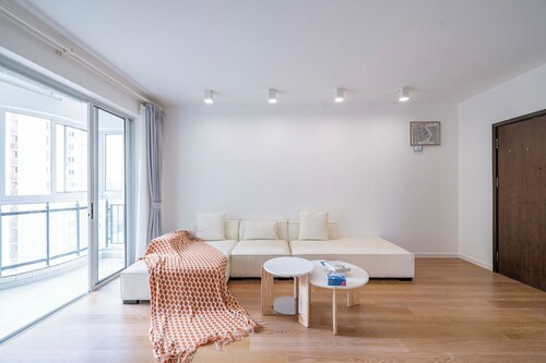 Tyms Tianshan 3BR 2BA near Suzhou Creek