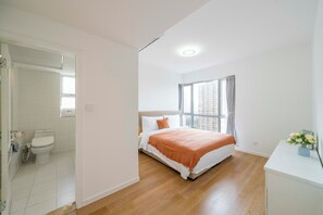 Appartamento Superior, 3 camere da letto, balcone, vista città | Una scrivania, postazione laptop, Wi-Fi gratuito