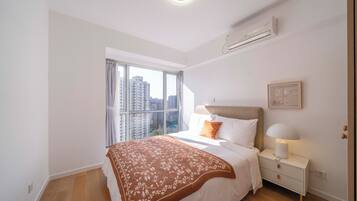 Desk, laptop workspace, free WiFi