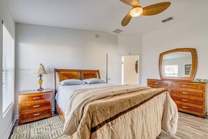 3 Schlafzimmer, Schreibtisch, Bügeleisen/Bügelbrett, Internetzugang
