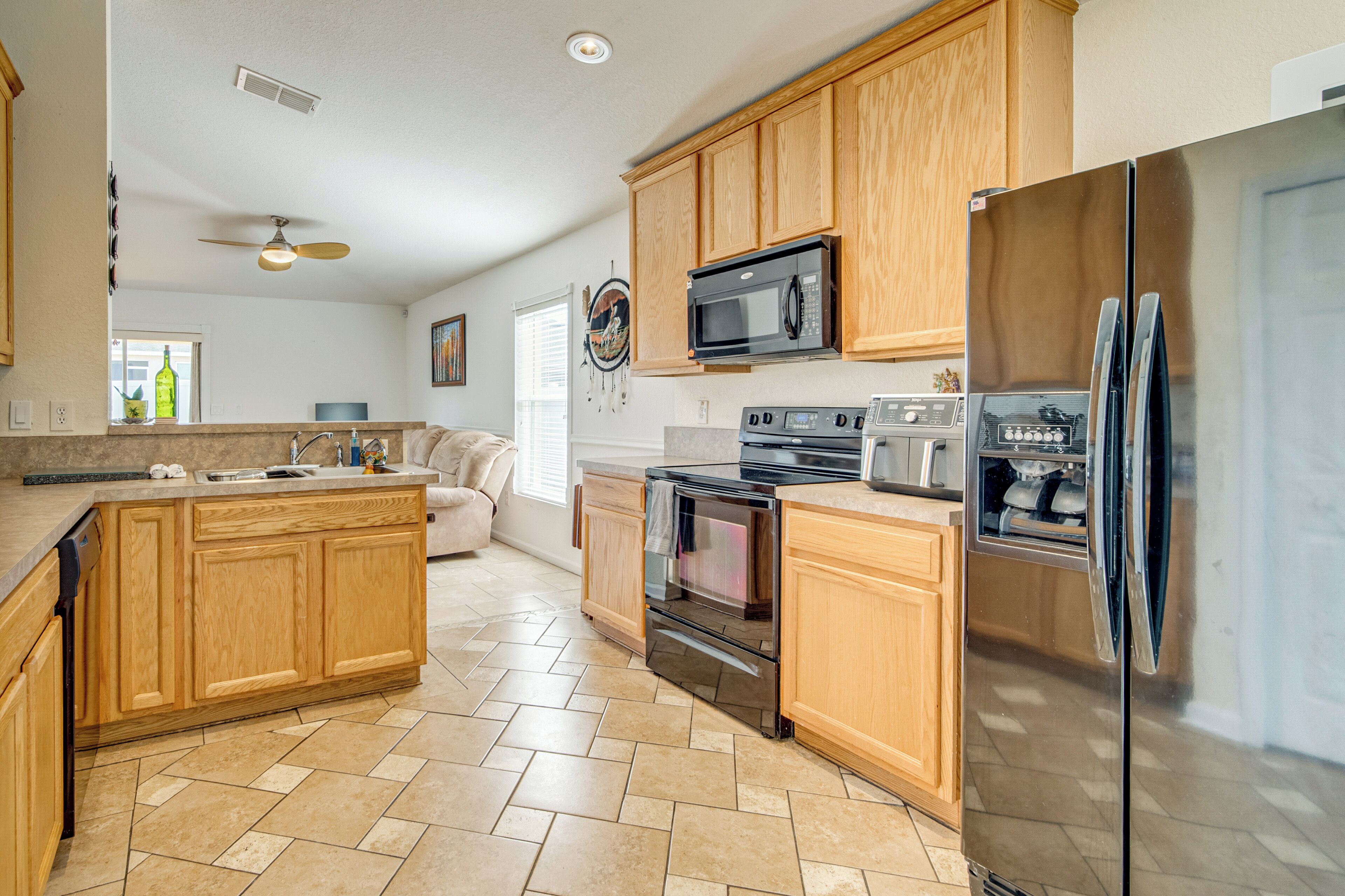 Fridge, microwave, stovetop, dishwasher