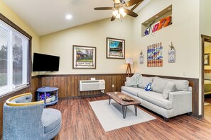 TV - Stunning Views! Table Rock Lake Cabin Near Marina (Shell Knob)