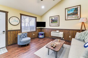 TV - Stunning Views! Table Rock Lake Cabin Near Marina (Shell Knob)