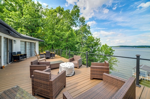 Summer Getaway on Kentucky Lake w/ Private Dock