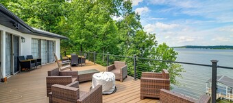 Summer Getaway on Kentucky Lake w/ Private Dock