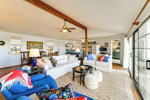 テレビ、書庫、ビデオライブラリ