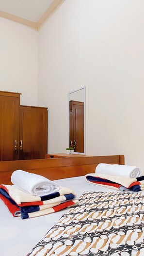 Iron/ironing board, WiFi