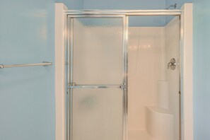 Hair dryer, towels - Upscale Retreat at Loon Mountain! Family Townhome (Lincoln)