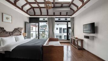 Luxury Double Room, Balcony, Garden View | Premium bedding, down comforters, pillowtop beds, individually decorated