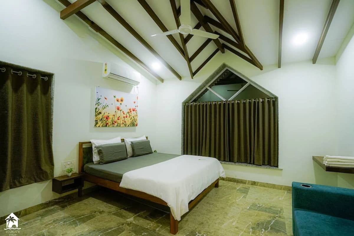 Luxury Villa | Desk, free WiFi