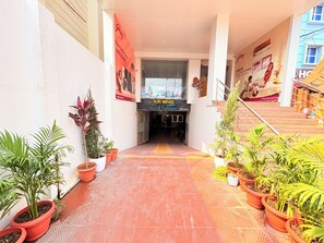 Property grounds - Hotel Puri Waves (Puri)