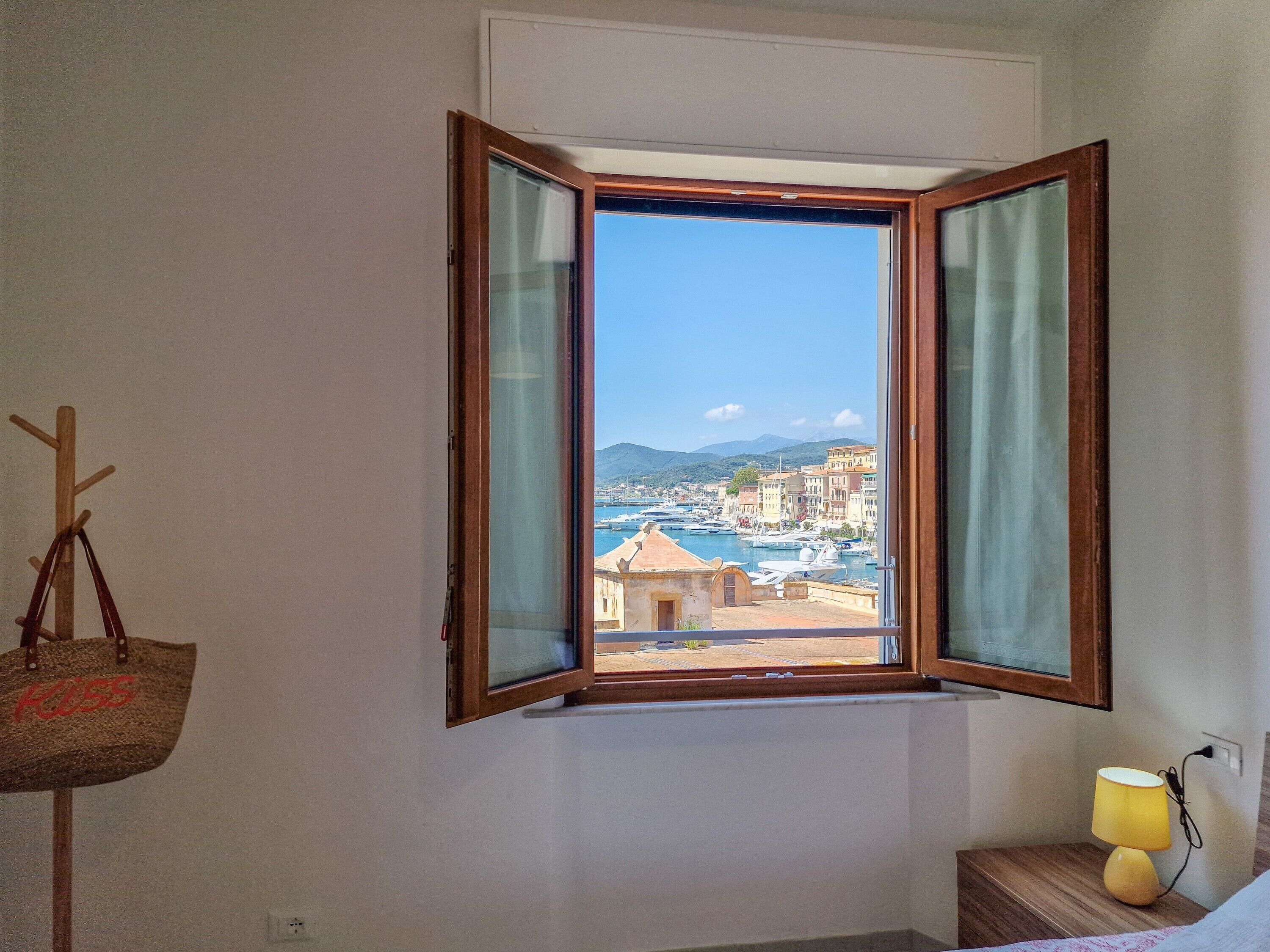 Fer et planche à repasser, draps fournis