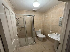 Apartment | Bathroom - Standard Double Room (Manchester)