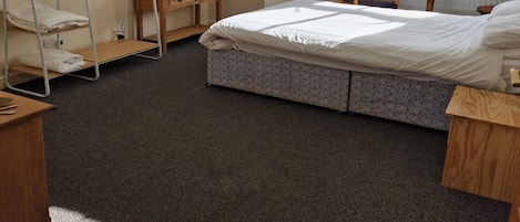 1 chambre, espace de travail pour ordinateur portable