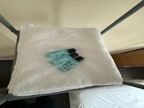 Apartment | Bathroom amenities - Standard Double Room (Manchester)