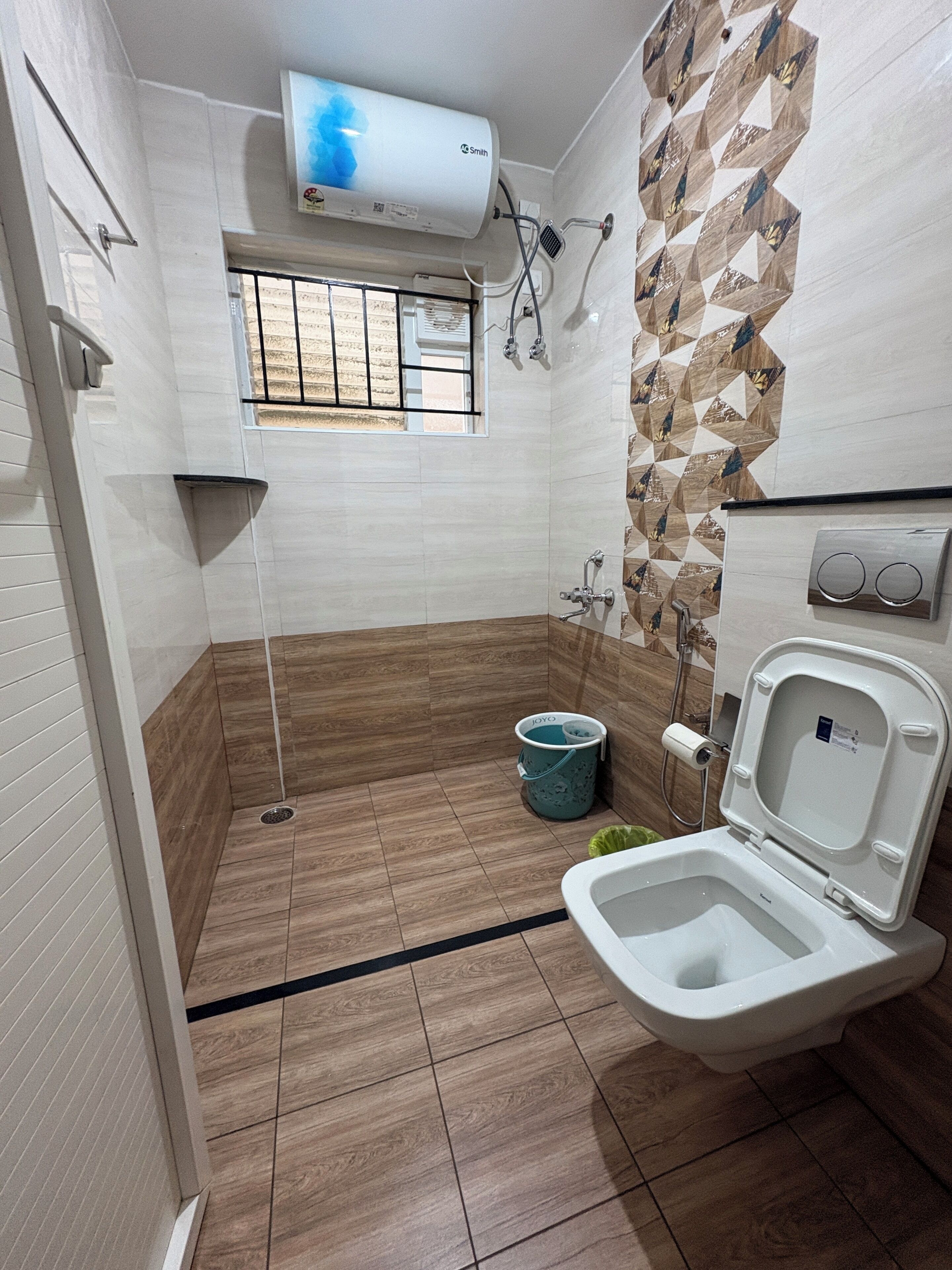 Deluxe-Zimmer, 2 Schlafzimmer | Badezimmer | Dusche, kostenlose Toilettenartikel, Handtücher, Seife