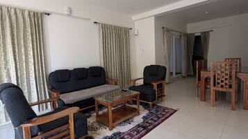 Deluxe Room, 2 Bedrooms | Interior