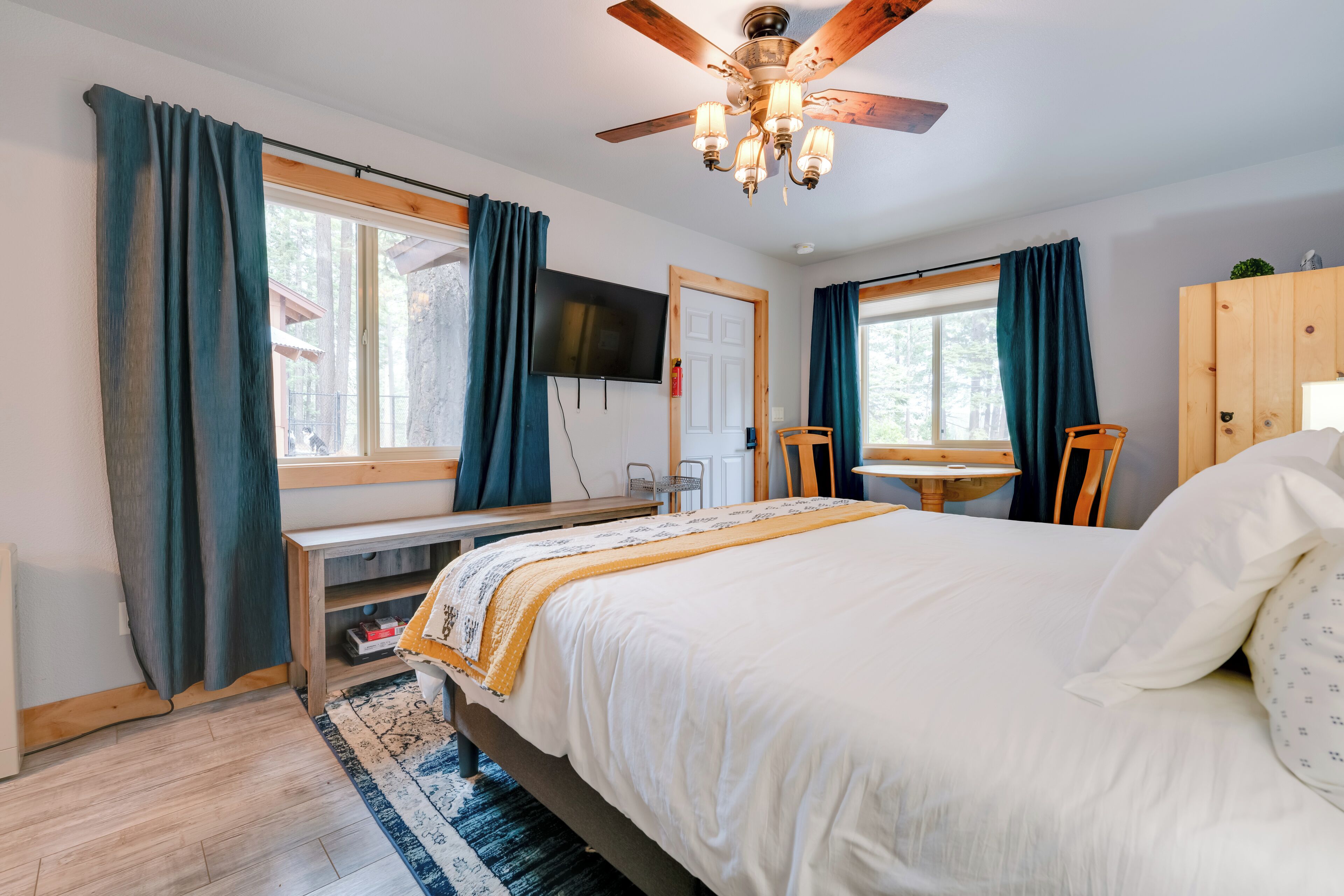 1 bedroom, internet, bed sheets